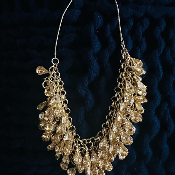 Gorgeous necklace all stoned up and ready to go. Stunning and simple - Picture 2 of 7